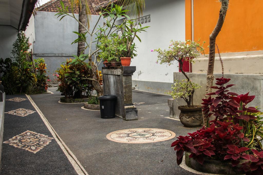 Nyoman Guesthouse Canggu Экстерьер фото