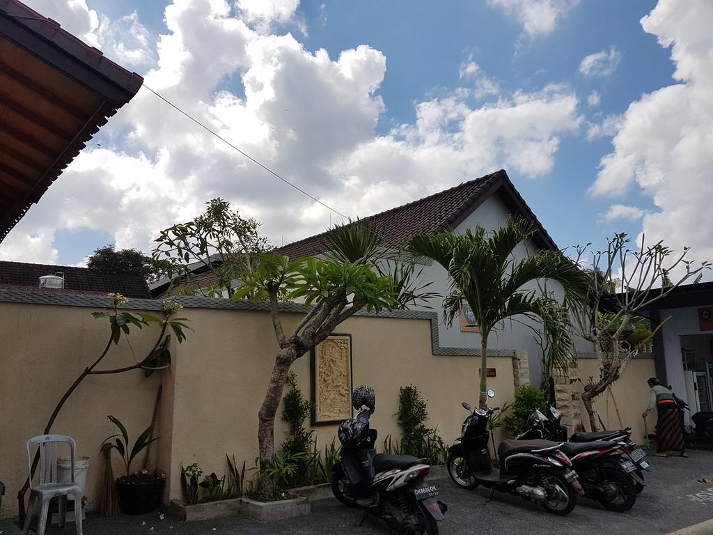 Nyoman Guesthouse Canggu Экстерьер фото
